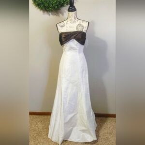 Belsoie Elegant White and Brown Strapless Dress 4/2 (Street)